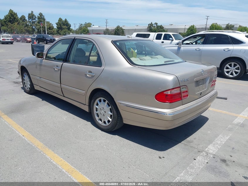 2000 Mercedes-benz E-class VIN WDBJF65J9YB060316 IAAI salvage auction — FRONT END, Salvage (California), sold $1,300 on 2026-07-17 (photo 3)
