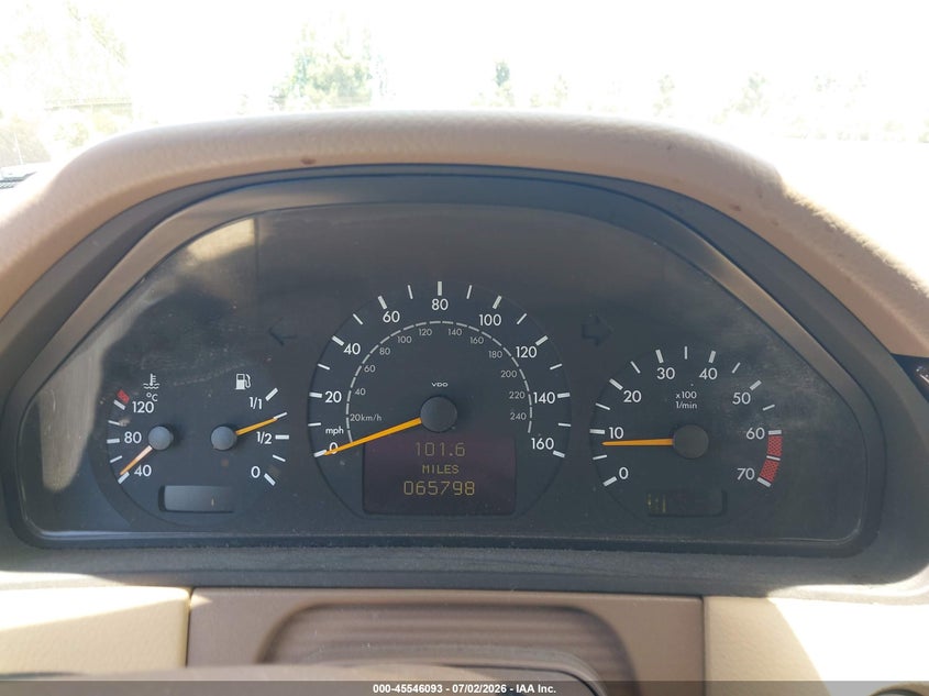 2000 Mercedes-benz E-class VIN WDBJF65J9YB060316 IAAI salvage auction — FRONT END, Salvage (California), sold $1,300 on 2026-07-17 (photo 7)
