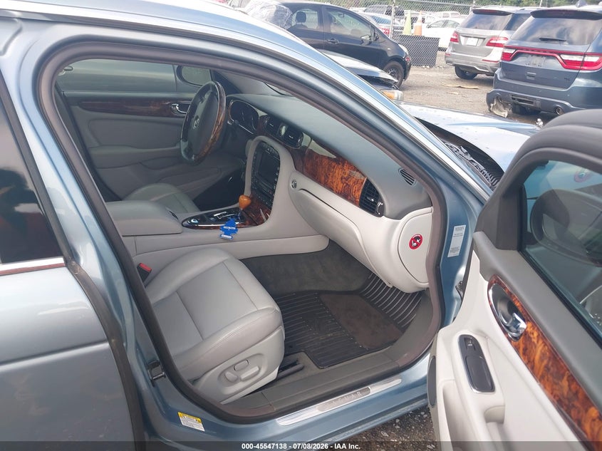 2004 Jaguar Xj VIN SAJWA71C64SG13036 IAAI salvage auction — FRONT END, Clear (Massachusetts), sold $1,750 on 2026-07-17 (photo 5)