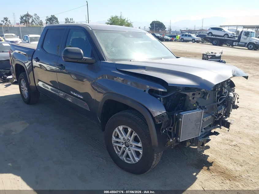 2025 Toyota Tundra VIN 5TFLA5DB5SX302848 — IAAI salvage auction photo