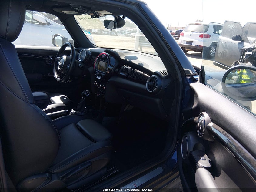 2015 Mini Hard top VIN WMWXP7C59F2A33344 IAAI salvage auction — LEFT & RIGHT, Salvage (California), sold $2,500 on 2026-08-05 (photo 5)