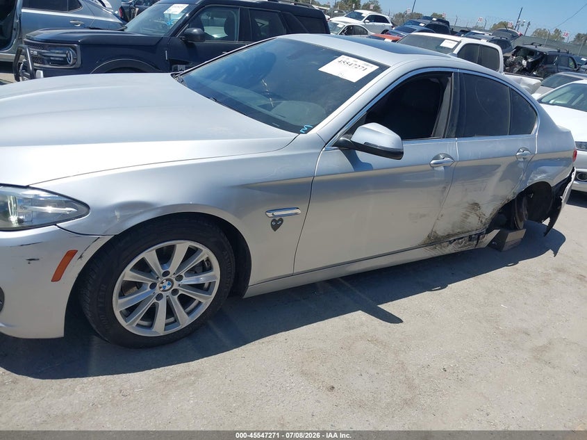 2014 BMW 5er VIN WBA5A7C52ED219591 IAAI salvage auction — LEFT SIDE, Salvage Title, sold $1,425 on 2026-08-12 (photo 6)