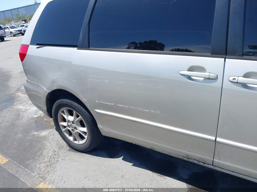 2004 Toyota Sienna VIN 5TDBA23C04S003460 IAAI salvage auction — NORMAL WEAR, App For Dup Clear (California), sold $325 on 2026-07-29 (photo 6)