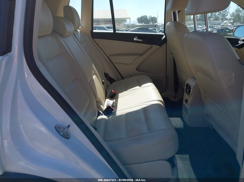 2016 Volkswagen Tiguan VIN WVGAV7AX4GW601666 IAAI salvage auction — FRONT END, Salvage (California), sold $875 on 2026-07-29 (photo 8)