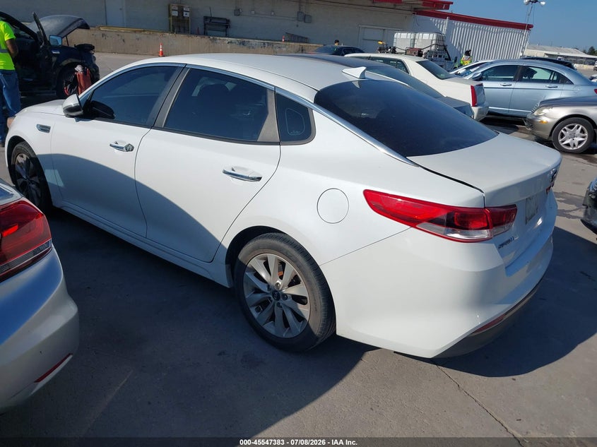 2017 Kia Optima VIN 5XXGT4L31HG129636 IAAI salvage auction — NORMAL WEAR, Original (Texas), sold $2,225 on 2026-07-20 (photo 3)