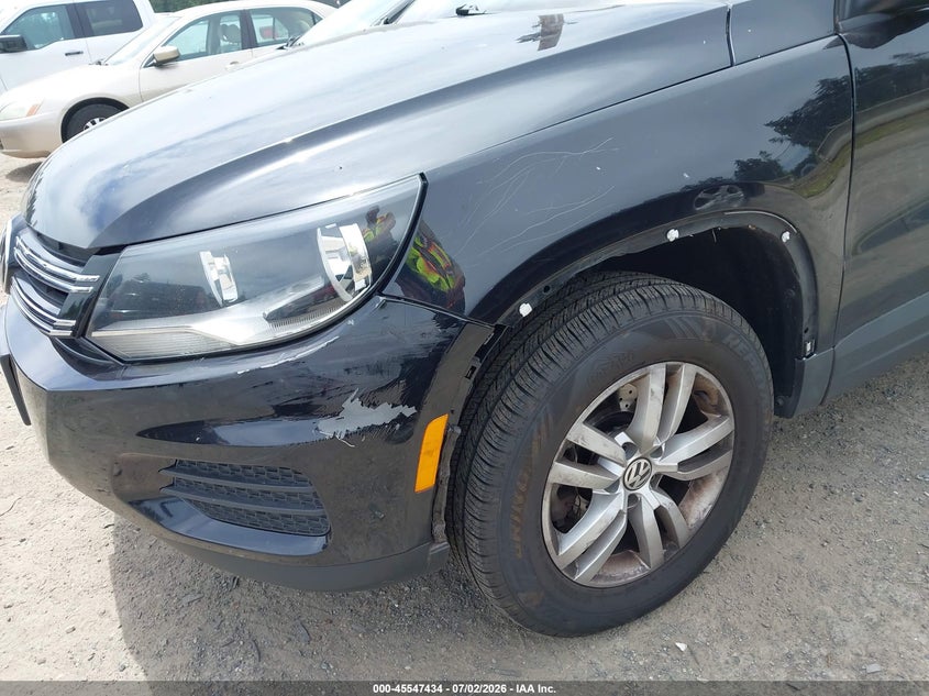 2015 Volkswagen Tiguan VIN WVGAV7AX4FW548787 IAAI salvage auction — NORMAL WEAR, Clear (Washington), sold $550 on 2026-07-29 (photo 6)
