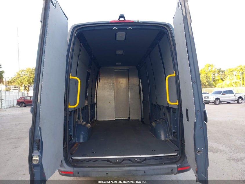 2019 Mercedes-benz Sprinter VIN WD4PF1CD5KP147173 IAAI salvage auction — MECHANICAL, Clear (Florida), sold $9,550 on 2026-07-08 (photo 8)