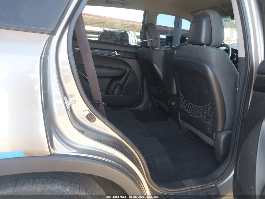 2013 Kia Sorento VIN 5XYKT3A60DG393342 IAAI salvage auction — NORMAL WEAR, Clear (Arizona), sold $25 on 2026-07-28 (photo 8)