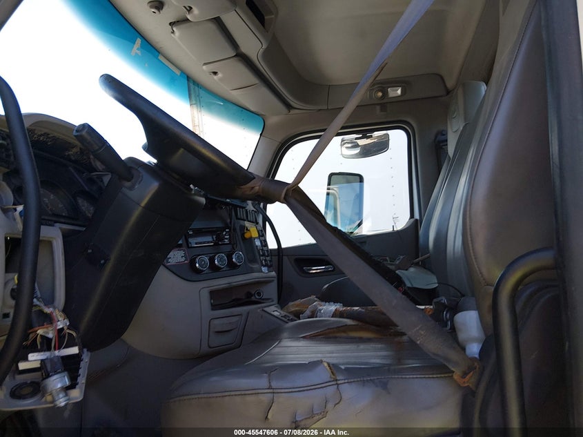 2019 Peterbilt 567 VIN 1NPCL70X4KD497004 IAAI salvage auction — Unknown, Clear (Florida), sold $9,900 on 2026-07-21 (photo 7)