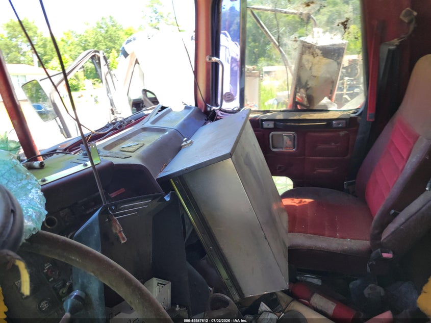 1994 White/gmc Aero VIN 4V1WDBRF0RN673342 IAAI salvage auction — NORMAL WEAR, Clear-Dealer Only (North Carolina), sold $2,200 on 2026-07-14 (photo 8)