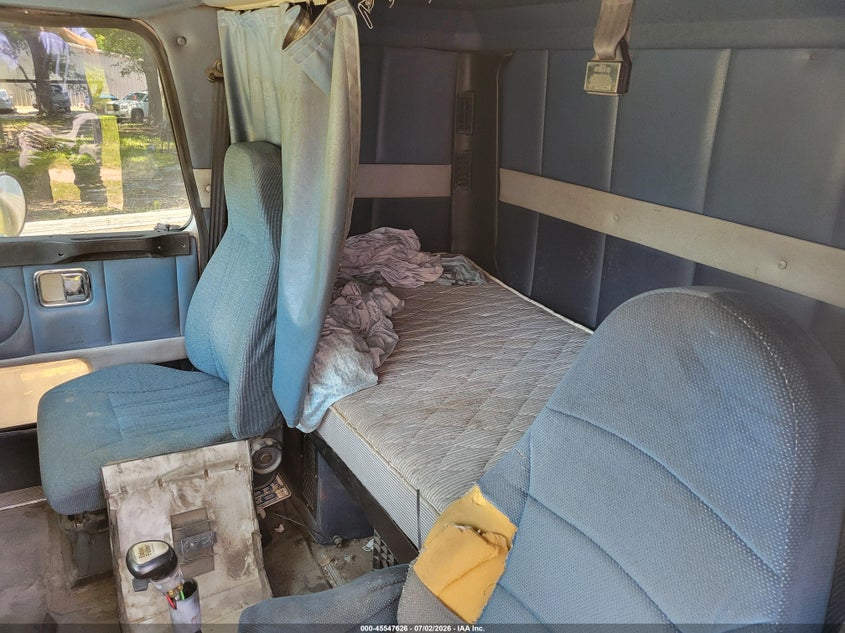 1995 White/gmc Aero VIN 4V1WDBJG6SN696053 IAAI salvage auction — NORMAL WEAR, Clear-Dealer Only (North Carolina), sold $1,900 on 2026-07-14 (photo 8)