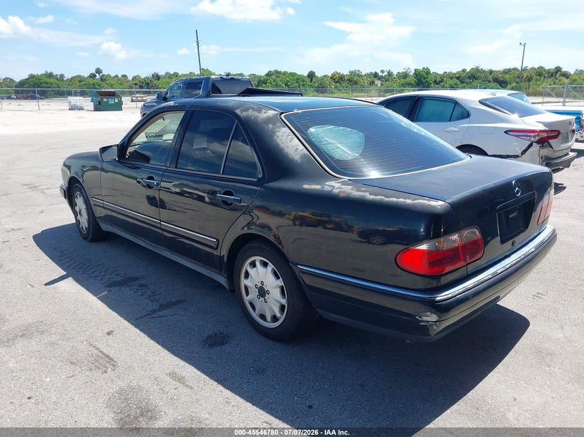 1999 Mercedes-benz E-class VIN WDBJF65H4XA833887 IAAI salvage auction — FRONT END, Clear (Florida), sold $425 on 2026-07-22 (photo 3)