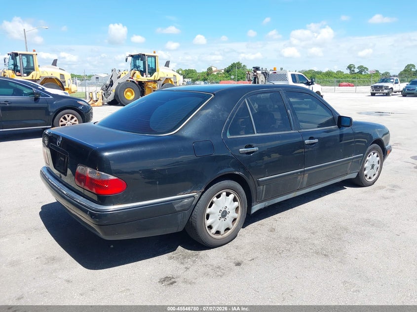 1999 Mercedes-benz E-class VIN WDBJF65H4XA833887 IAAI salvage auction — FRONT END, Clear (Florida), sold $425 on 2026-07-22 (photo 4)