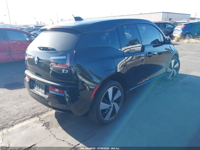 2017 BMW I3 VIN WBY1Z8C34HV894466 IAAI salvage auction — SIDE, Wait Title, sold $2,850 on 2026-07-31 (photo 4)