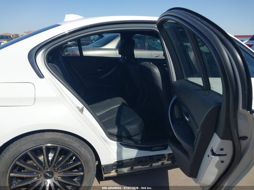2013 BMW 3er VIN WBA3B9C57DF585744 IAAI salvage auction — SIDE, Salvage (Arizona), sold $2,100 on 2026-07-15 (photo 8)