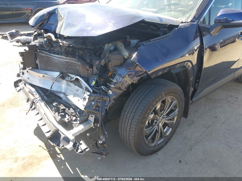 2024 Toyota Rav 4 VIN JTMB6RFV1RD135329 IAAI salvage auction — FRONT END, Salvage Title, sold $7,600 on 2026-07-31 (photo 6)