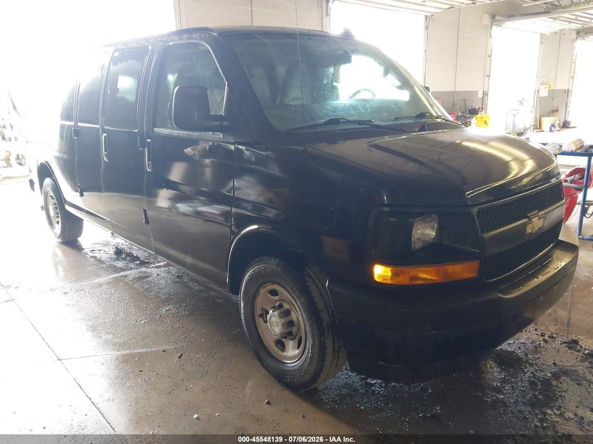 2017 Chevrolet Express 3500 VIN 1GAZGNFFXH1100178 — IAAI salvage auction photo