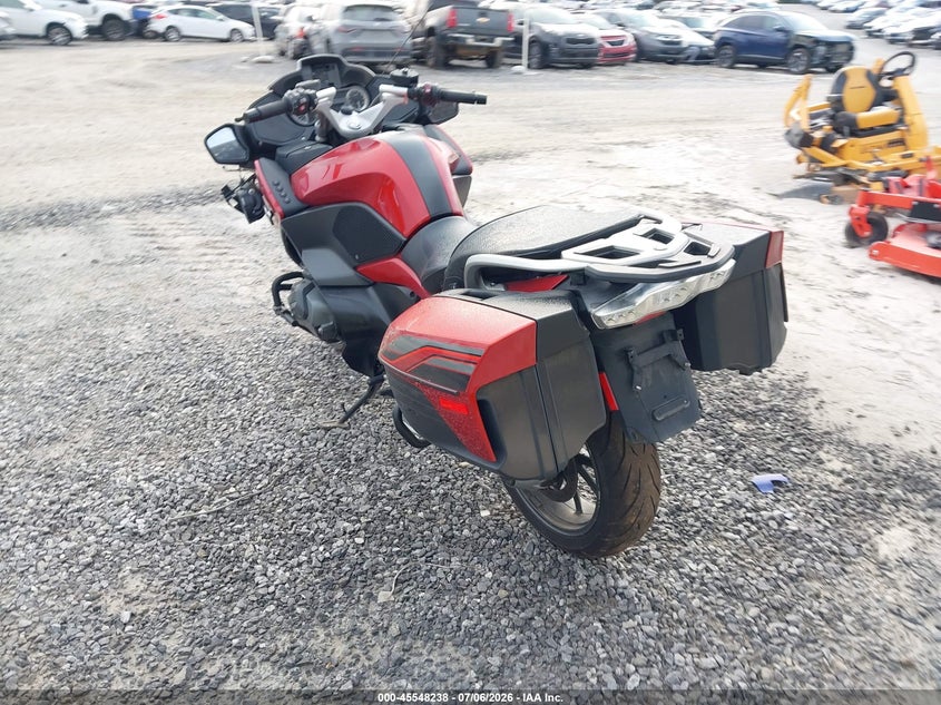 2020 BMW R 1250 VIN WB10J6301LZG39581 IAAI salvage auction — LEFT & RIGHT, Salvage (North Carolina), sold $3,100 on 2026-07-28 (photo 3)