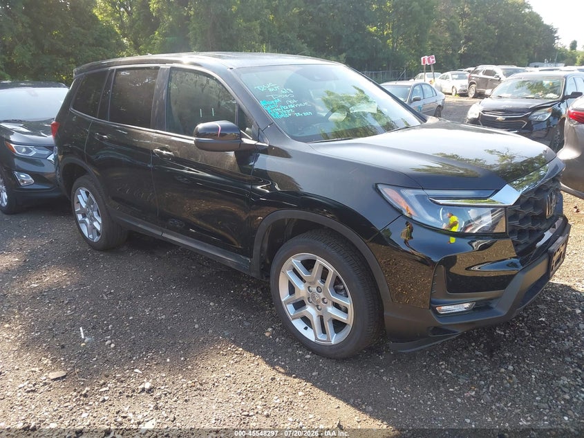 2025 Honda Passport VIN 5FNYF8H52SB012753 IAAI salvage auction — LEFT SIDE, Salvage Title, sold $11,900 on 2026-08-25 (photo 1)