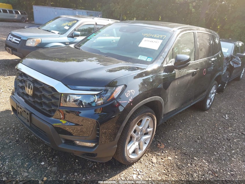 2025 Honda Passport VIN 5FNYF8H52SB012753 IAAI salvage auction — LEFT SIDE, Salvage Title, sold $11,900 on 2026-08-25 (photo 2)