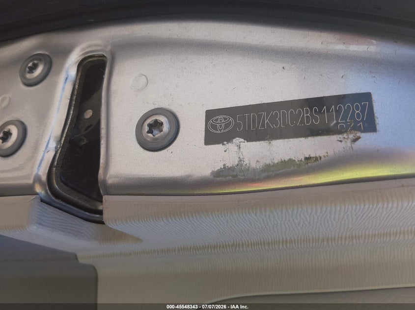2011 Toyota Sienna VIN 5TDZK3DC2BS112287 IAAI salvage auction — NORMAL WEAR, Original (Texas), sold $1,150 on 2026-07-21 (photo 9)