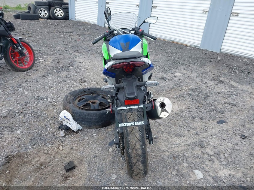 2024 Kawasaki Ninja VIN ML5EXGJ18RDA18525 IAAI salvage auction — UNKNOWN, Salvage Title, sold $1,750 on 2026-09-12 (photo 6)