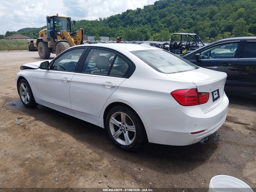 2013 BMW 3er VIN WBA3B3G53DNR79593 IAAI salvage auction — FRONT END, Salvage Title, sold $1,075 on 2026-08-20 (photo 3)