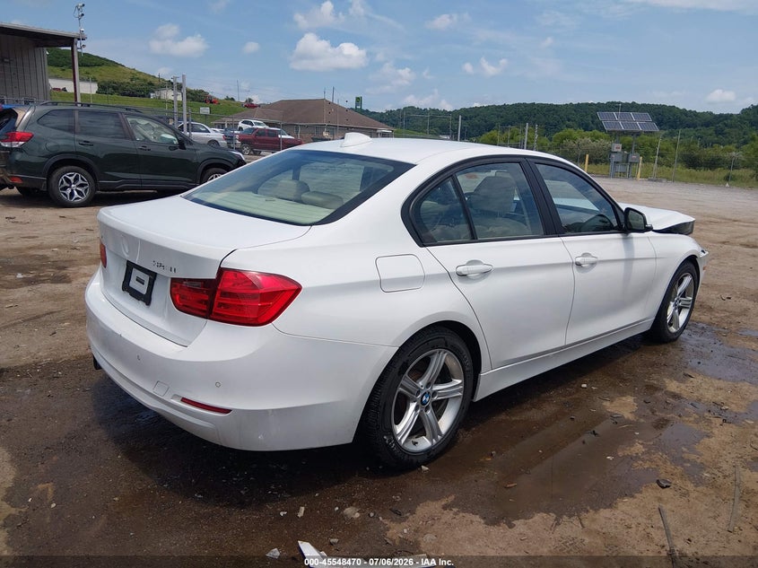 2013 BMW 3er VIN WBA3B3G53DNR79593 IAAI salvage auction — FRONT END, Salvage Title, sold $1,075 on 2026-08-20 (photo 4)