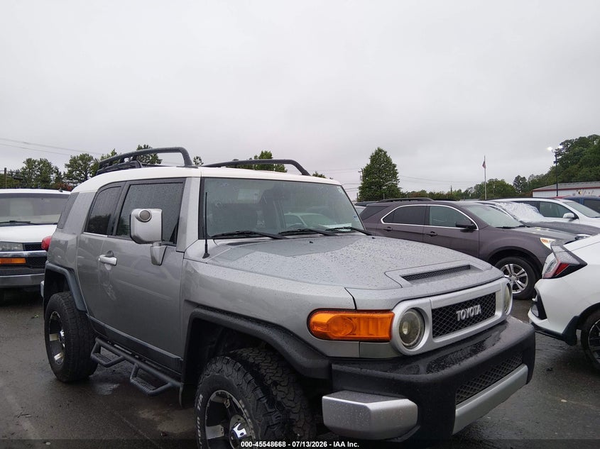 2009 Toyota Fj cruiser VIN JTEZU11F79K008372 IAAI salvage auction — RIGHT SIDE, Salvage (North Carolina), sold $2,950 on 2026-07-29 (photo 1)
