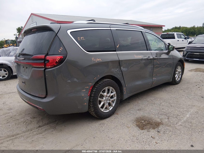 2021 Chrysler Pacifica VIN 2C4RC1BG5MR547646 IAAI salvage auction — RIGHT SIDE, Salvage (Maine), sold $5,200 on 2026-09-14 (photo 4)