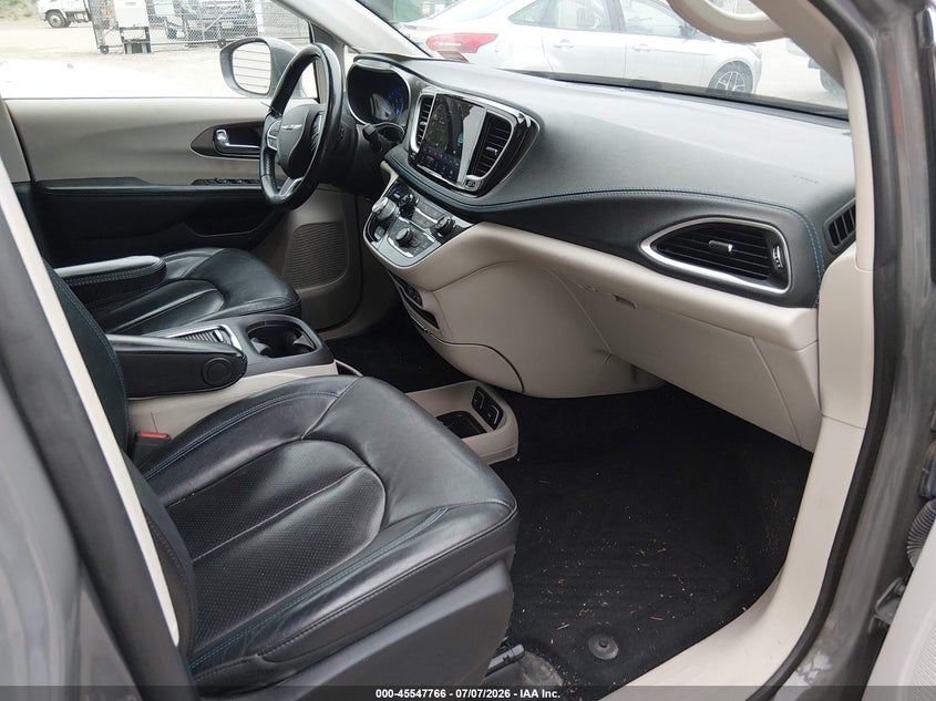 2021 Chrysler Pacifica VIN 2C4RC1BG5MR547646 IAAI salvage auction — RIGHT SIDE, Salvage (Maine), sold $5,200 on 2026-09-14 (photo 5)