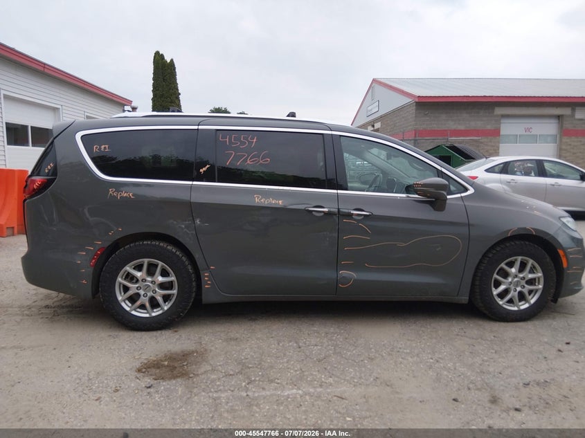 2021 Chrysler Pacifica VIN 2C4RC1BG5MR547646 IAAI salvage auction — RIGHT SIDE, Salvage (Maine), sold $5,200 on 2026-09-14 (photo 6)