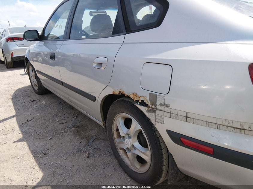 2005 Hyundai Elantra VIN KMHDN56D95U145169 IAAI salvage auction — NORMAL WEAR, Clear (Indiana), sold $325 on 2026-07-15 (photo 6)
