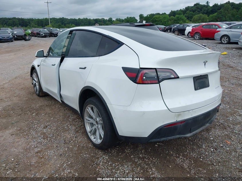 2020 Tesla Model y VIN 5YJYGDEE2LF006690 IAAI salvage auction — RIGHT FRONT, Salvage Title, sold $4,550 on 2026-09-26 (photo 3)