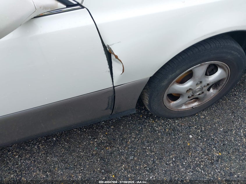 1998 Lexus Es 300 VIN JT8BF28G7W5039134 IAAI salvage auction — SIDE, Salvage - Greater Than 75% (Maryland), sold $225 on 2026-07-20 (photo 6)