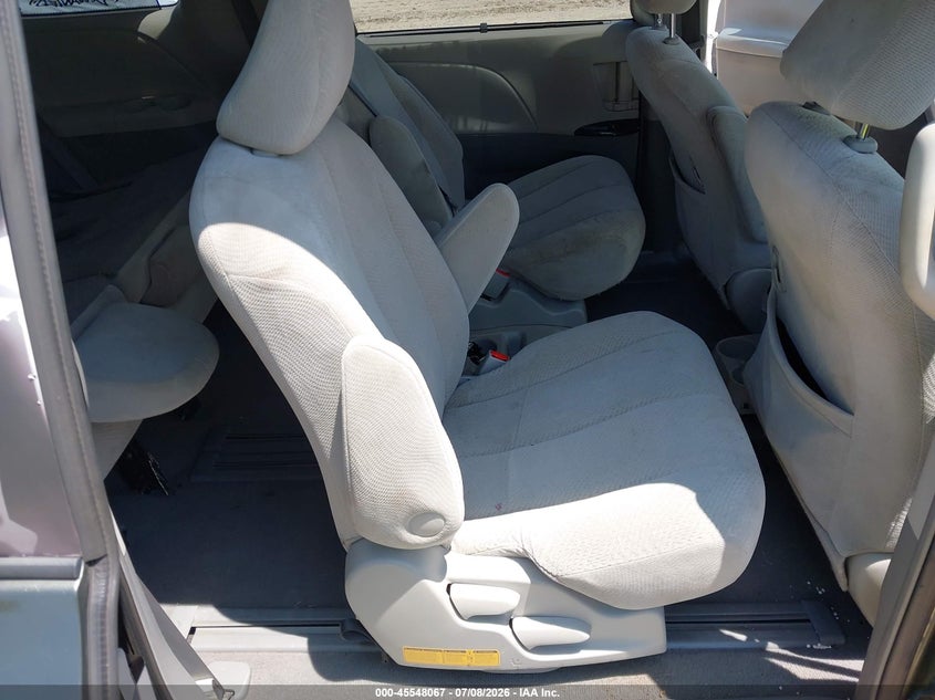 2011 Toyota Sienna VIN 5TDKK3DC5BS047498 IAAI salvage auction — FRONT END, Salvage (Massachusetts), sold $650 on 2026-07-28 (photo 8)