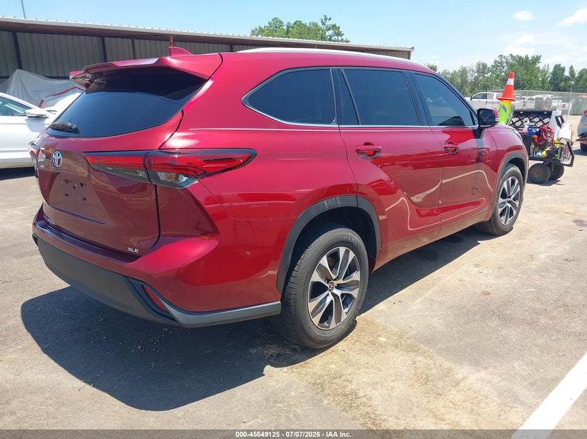 2022 Toyota Highlander VIN 5TDGZRAH7NS123604 IAAI salvage auction — SIDE, Salvage (Mississippi), sold $9,300 on 2026-07-29 (photo 4)