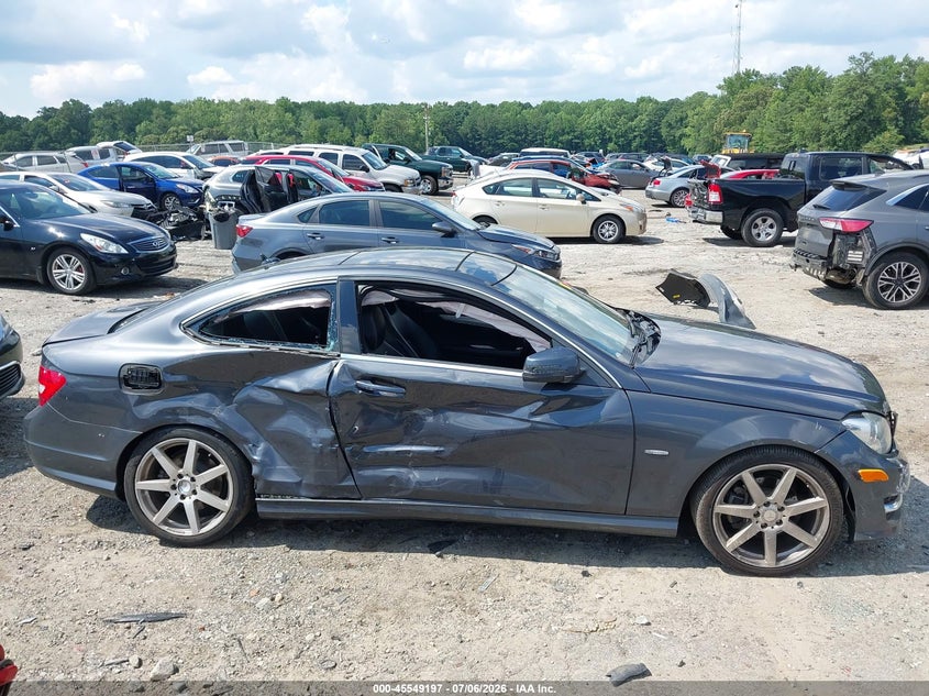 2012 Mercedes-benz C-klasse VIN WDDGJ4HB6CF763267 IAAI salvage auction — SIDE, Salvage Title, sold $1,300 on 2026-08-12 (photo 6)