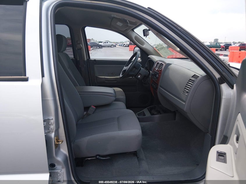 2005 Dodge Dakota VIN 1D7HW48K95S289590 IAAI salvage auction — FRONT END, Salvage (Missouri), sold $975 on 2026-07-31 (photo 5)