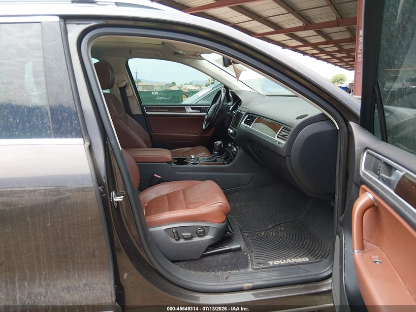 2015 Volkswagen Touareg VIN WVGEP9BP5FD007412 IAAI salvage auction — NORMAL WEAR, Salvage Title, sold $2,550 on 2026-08-04 (photo 5)