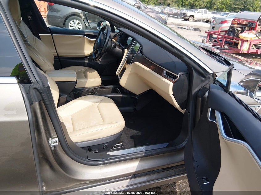 2016 Tesla Model s VIN 5YJSA1E12GF146618 IAAI salvage auction — LEFT REAR, Salvage Title, sold $5,425 on 2026-09-01 (photo 5)