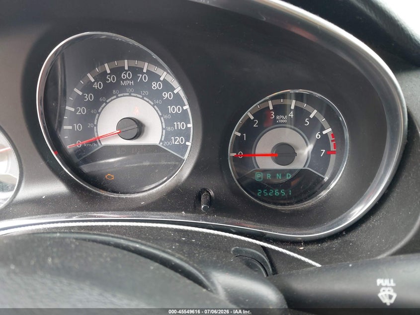 2014 Chrysler 200 VIN 1C3CCBBG3EN106158 IAAI salvage auction — SIDE, Salvage (Ohio), sold $300 on 2026-07-23 (photo 7)