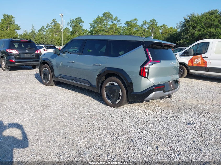 2024 Kia Ev9 VIN KNDADFS55R6038922 IAAI salvage auction — UNDERCARRIAGE, Wait Title, sold $22,650 on 2026-08-27 (photo 3)