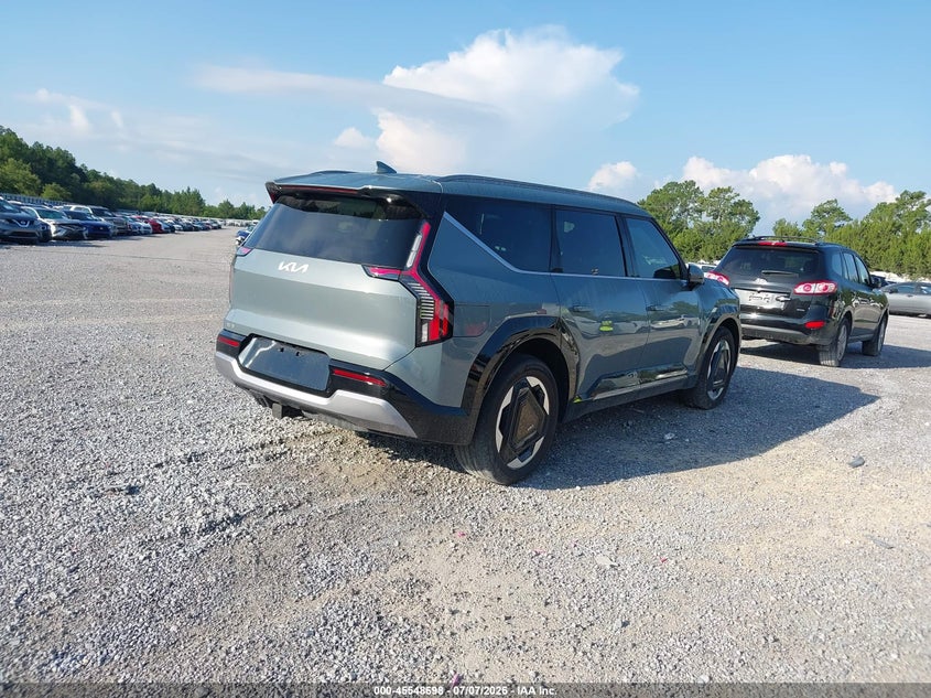 2024 Kia Ev9 VIN KNDADFS55R6038922 IAAI salvage auction — UNDERCARRIAGE, Wait Title, sold $22,650 on 2026-08-27 (photo 4)