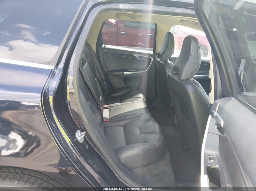 2017 Volvo Xc60 VIN YV440MRR0H2015332 IAAI salvage auction — HAIL, Salvage (Illinois), sold $925 on 2026-08-19 (photo 8)