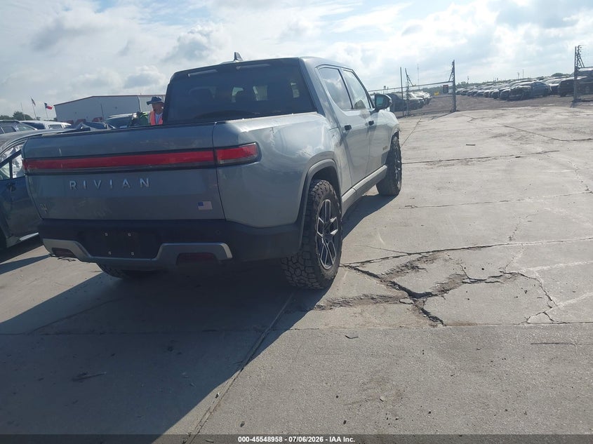 2022 Rivian R1t VIN 7FCTGAAA4NN015823 IAAI salvage auction — FRONT END, Original (Texas), sold $12,900 on 2026-08-02 (photo 4)