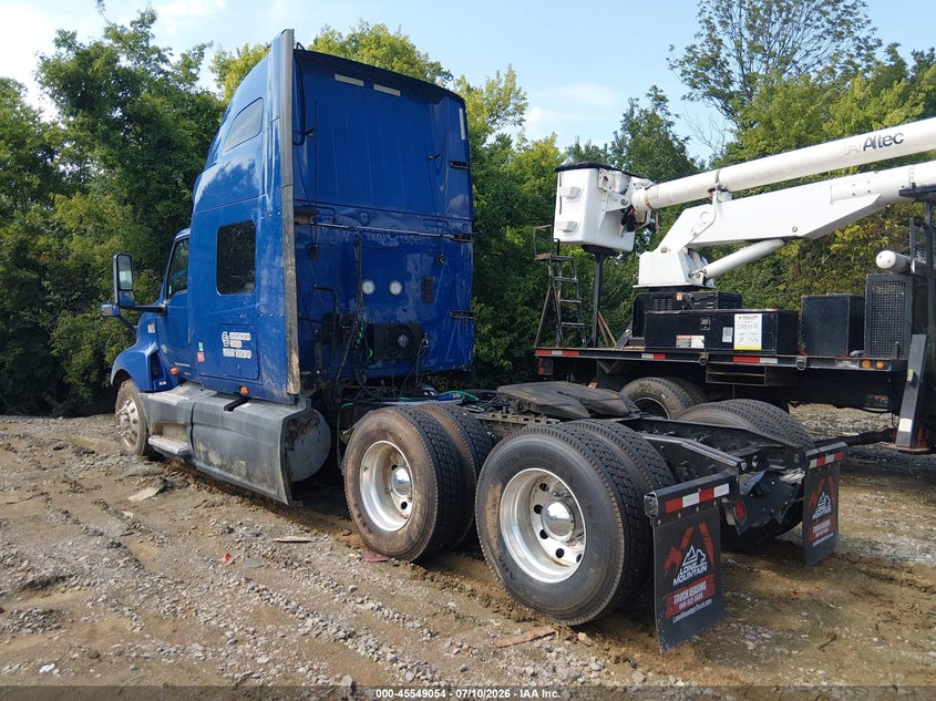 2022 International VIN 3HSDZAPR9NN231759 IAAI salvage auction — SIDE, Salvage Title, sold $26,600 on 2026-07-22 (photo 3)