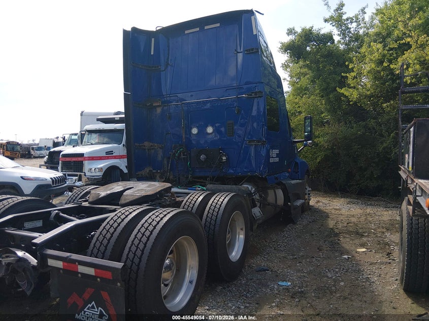 2022 International VIN 3HSDZAPR9NN231759 IAAI salvage auction — SIDE, Salvage Title, sold $26,600 on 2026-07-22 (photo 4)