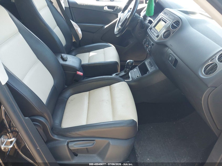 2016 Volkswagen Tiguan VIN WVGBV7AX7GW578100 IAAI salvage auction — LEFT SIDE, Salvage Title, sold $2,000 on 2026-08-17 (photo 5)