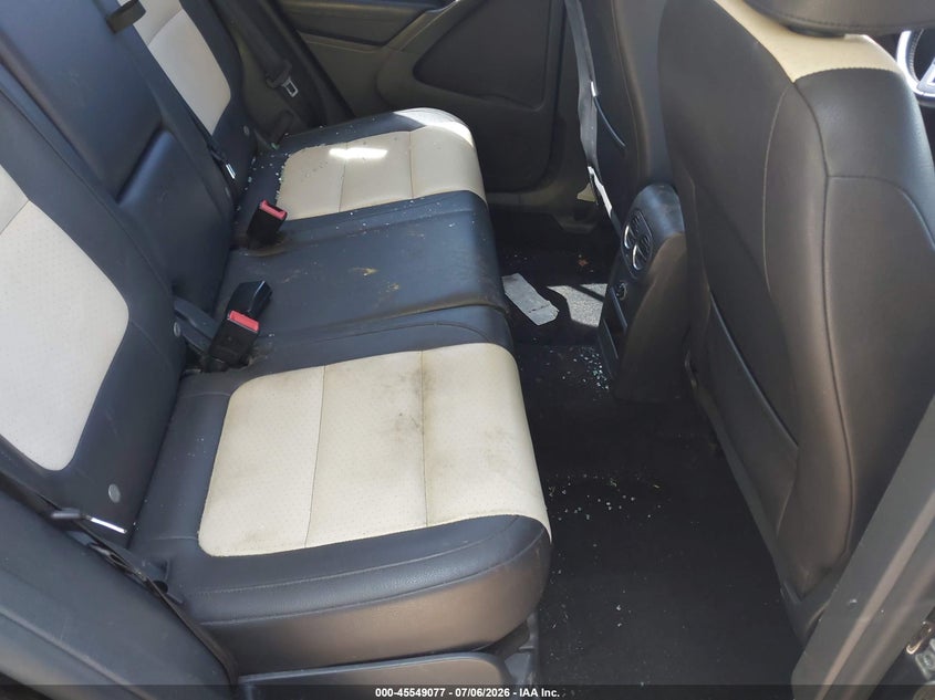 2016 Volkswagen Tiguan VIN WVGBV7AX7GW578100 IAAI salvage auction — LEFT SIDE, Salvage Title, sold $2,000 on 2026-08-17 (photo 8)